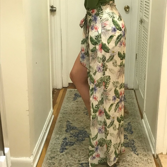 NWT Spring Floral Flowy Shorts/Pant - Picture 7 of 8